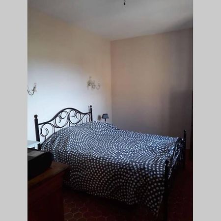 Sabran Gite A La Ferme Chaleureux Avec Animaux Et Ruisseau מראה חיצוני תמונה